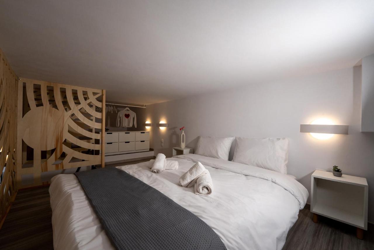 Central Suites Aegina 1 Bagian luar foto