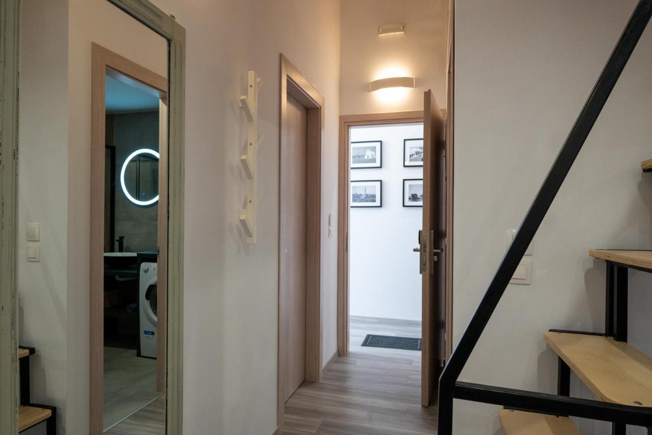 Central Suites Aegina 1 Bagian luar foto