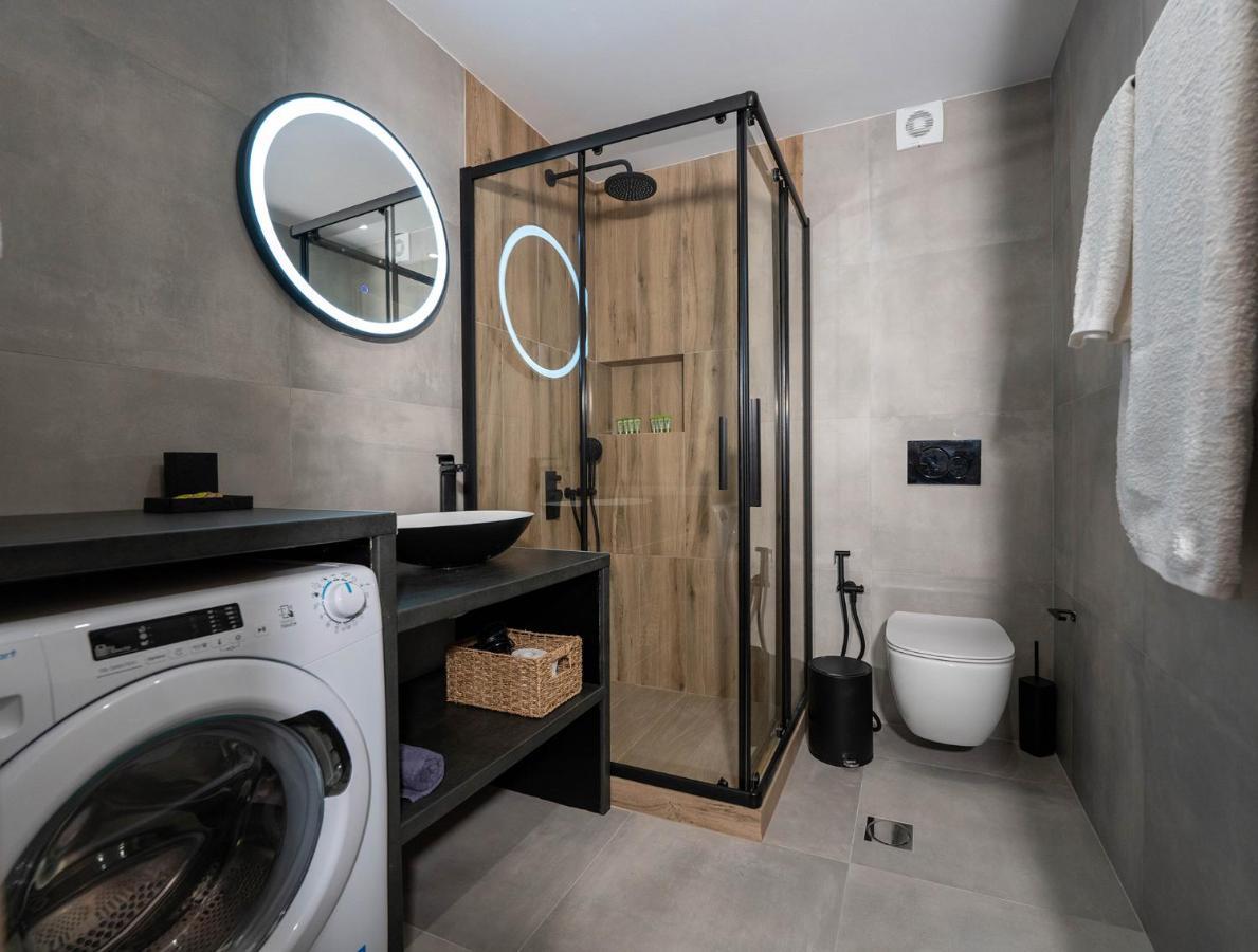 Central Suites Aegina 1 Bagian luar foto
