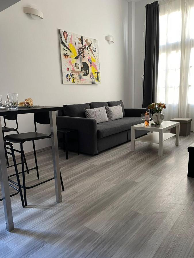 Central Suites Aegina 1 Bagian luar foto