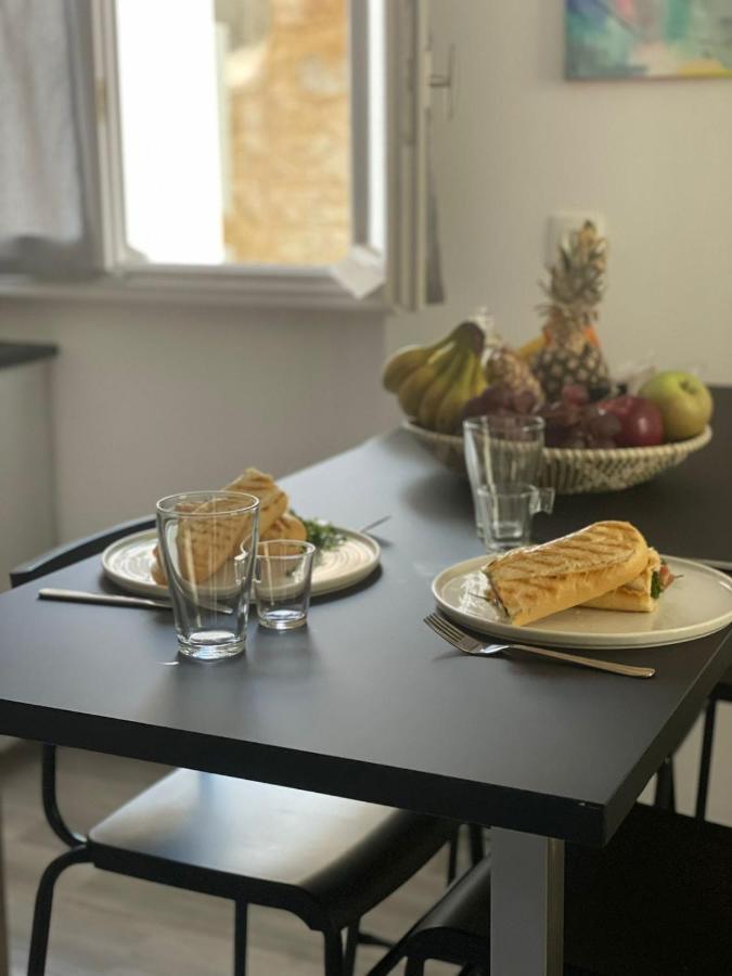Central Suites Aegina 1 Bagian luar foto