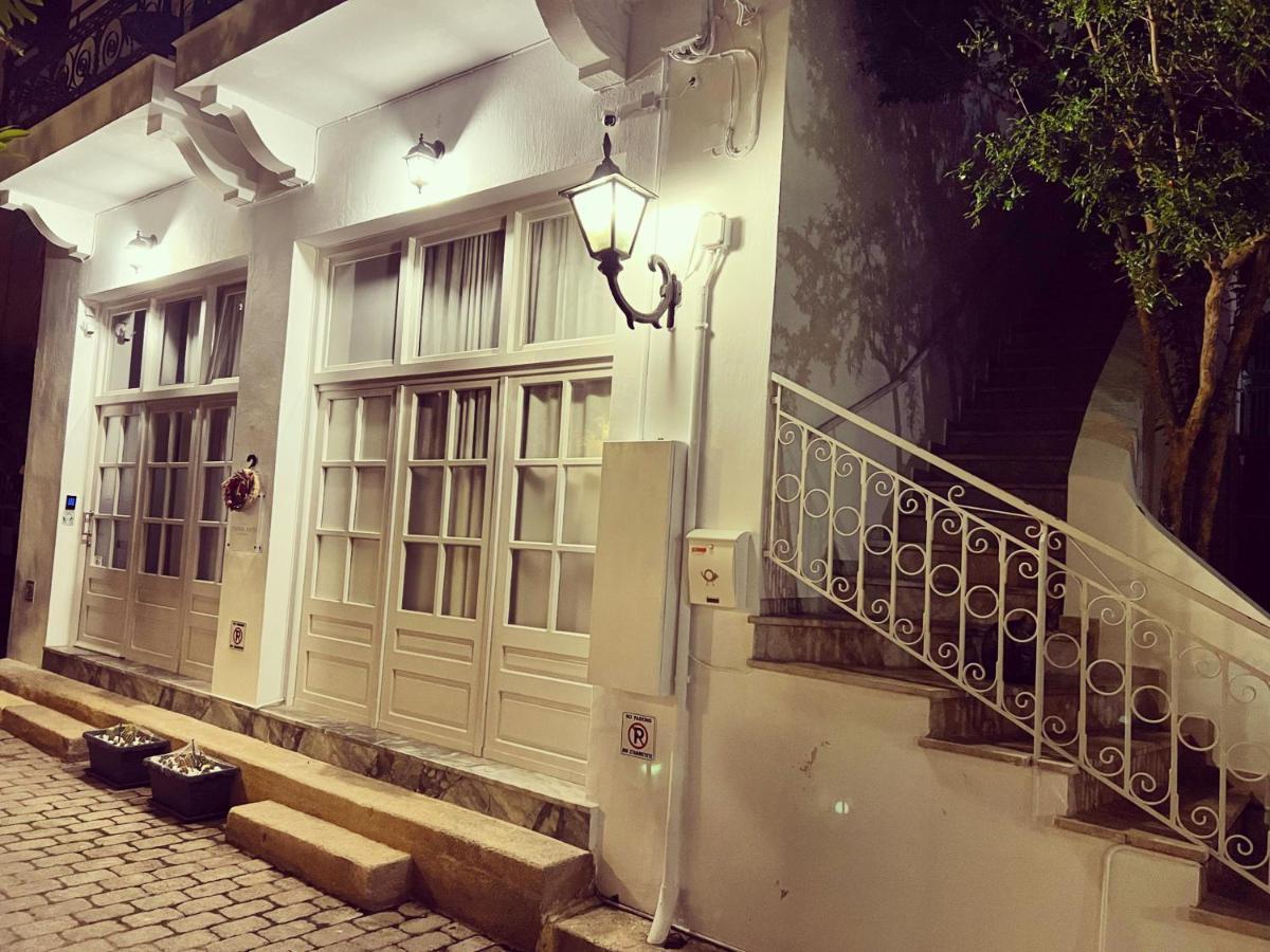 Central Suites Aegina 1 Bagian luar foto
