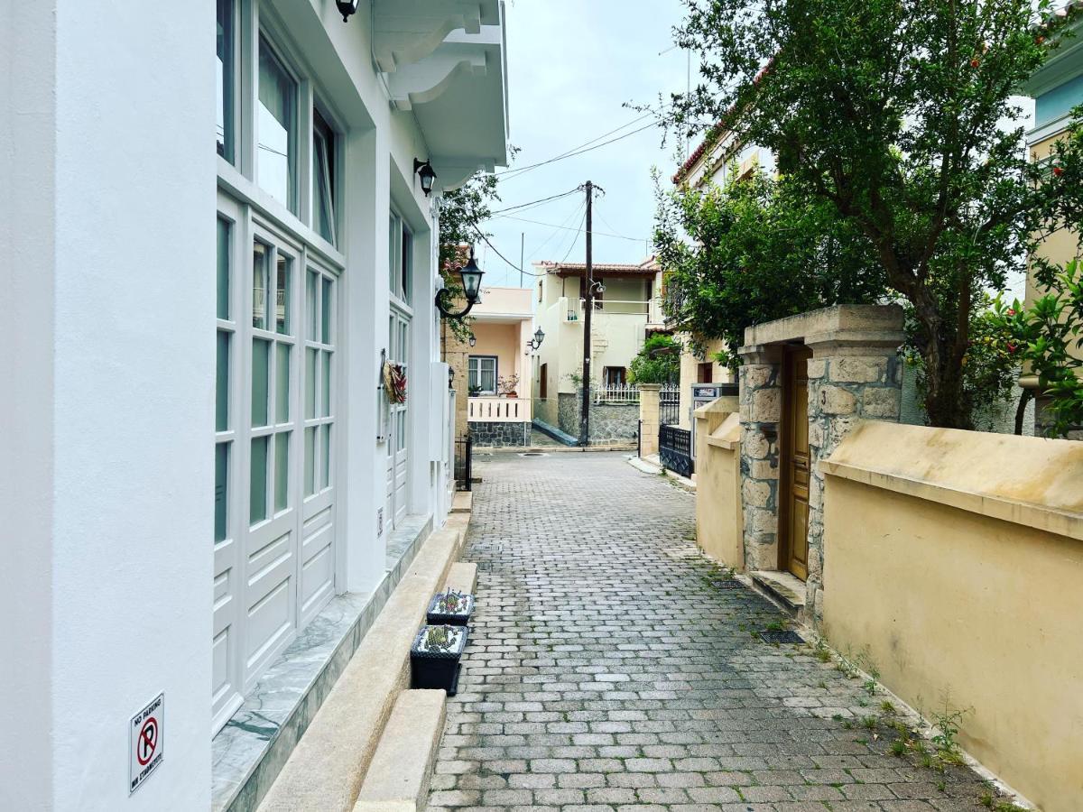 Central Suites Aegina 1 Bagian luar foto